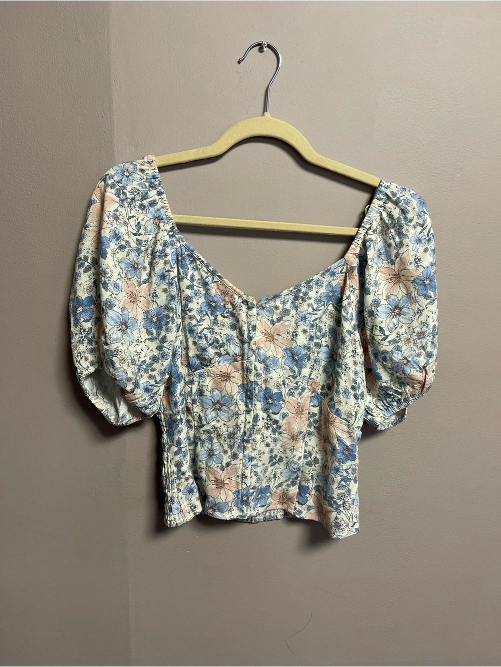 Sienna Sky Floral Puff Sleeve Top in Blue & Peach Size M